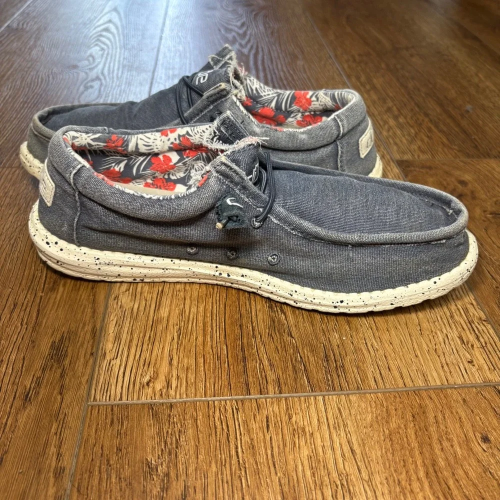Hey Dude Shoes Mens 9 Blue Wally Stretch Canvas Light Slip On‎ Sneakers Loafers